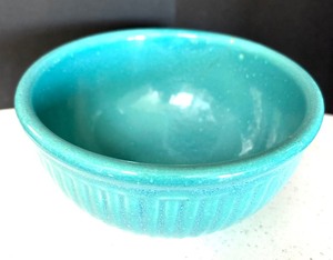 lot 94 image: Variety of Vintage Pottery