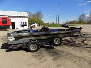 lot 5 image: 1988 Ranger Boat & Trailer