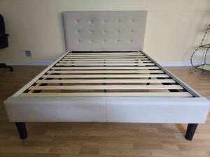 lot 35 image: Queen Headboard and Frame