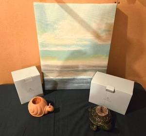 lot 107 image: Partylite Turtle Candles & Canvas Picture