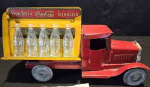 lot 15 image: 1931 Vintage Coca Cola Truck with Bottles