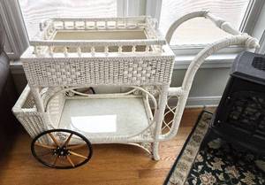 lot 23 image: Wicker EntertainmentPlant Cart