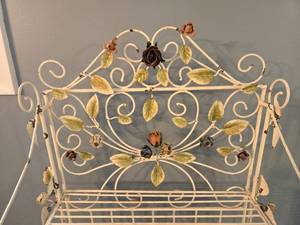 lot 135 image: Rosebud Iron Metal Stand