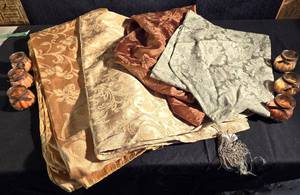 lot 169 image: Variety of FallAutumn Table Linens along with votive candles