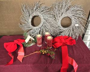 lot 193 image: Sparkle Grapevine Wreaths & Holiday Bows & Garland