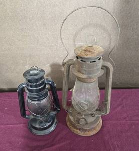 lot 122 image: Dietz Blizzard & Small Coal Oil Lantern