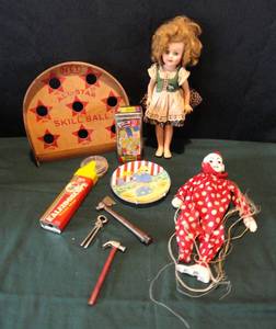 lot 50 image: Vintage Toy Collection