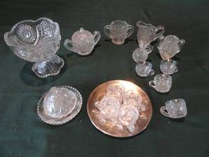lot 52 image: Vintage Crystal Childrens Tea Set