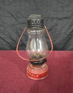 lot 11 image: Collector Skater Lantern