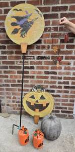 lot 262 image: Halloween Items for Your Fall Outdoor Decorating