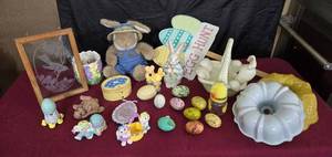 lot 266 image: EasterSpring Collection with Bundt Cookware