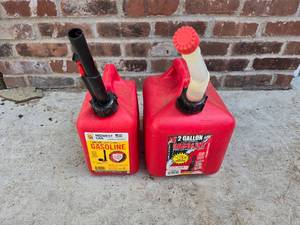 lot 271 image: Pair of Gas Cans 1 & 2 gallon