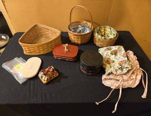 lot 278 image: Fabulous Collection of Longaberger Baskets & Linens