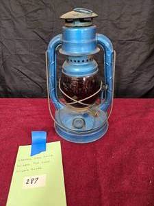 lot 195 image: Dietz Lantern Wizard Red Little Wizard Globe