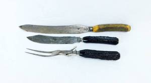 lot 79 image: Vintage EC Simmons Carving Knife and Vintage Landers, Frary and Clark Aetna Works Carving Set