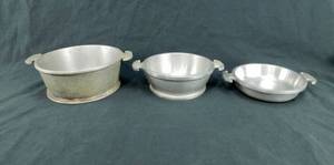 lot 90 image: Lot of Vintage Guardian Service 2 Quart, 1 Quart and Tom Thumb Cookware