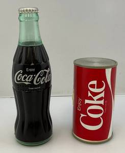 lot 7 image: Vintage Coca-Cola Transistor Radios (Work)