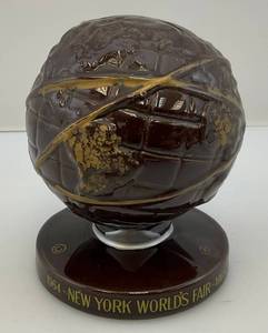 lot 15 image: 1964-1965 NEW YORK Worlds Fair Brown Ceramic UNISPHERE GLOBE Bank Made In Japan (Missing Rubber Plug)  3 34 x 5