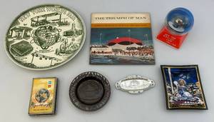 lot 20 image: Misc. Vintage NEW YORK WORLDS FAIR Items