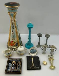 lot 22 image: Misc. Vintage SEATTLE WORLDS FAIR Items & More