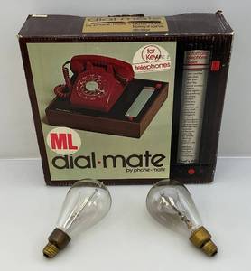 lot 48 image: 1904 GE Light Bulbs & Vintage Dial Mate In Original Box