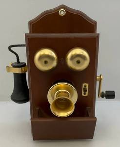 lot 52 image: Vintage Telephone Wall Hanging Transistor Radio (Works)