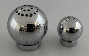 lot 67 image: Art Deco chase RUSSEL WRIGHT DESIGNED Chrome Sphere Salt & Pepper Shakers