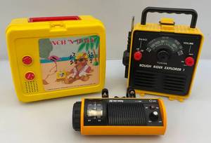 lot 83 image: Misc. Vintage Radios Including 1986 Radio Lunch Box With Thermos & Headphones,  Friction Radio & Space Rider Bicycle Radio (WORK)