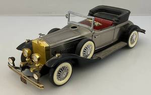 lot 99 image: Vintage Rolls Royce Electronic Table Lighter (Spark Works Needs Butane)