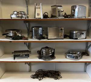 lot 154 image: Misc. Vintage Toasters & More