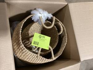 lot 9 image: Round Natural Water Hyacinth Decorative Baskets with White Tassels (Set of 2) by StyleWell   Customer Returns See Pictures