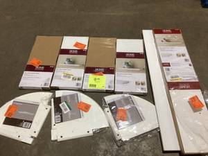 lot 44 image:  Lot of  Assorted Home Decor Items Various Models and Conditions  Customer Returns See Pictures