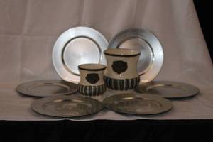 Lot of 6 Dinner Plate Chargers and set of Accent Pieces