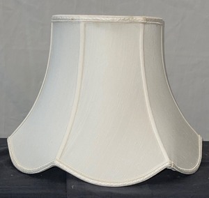 Lampshade with Scalloped BottomDiameter base   Diameter top  Height 