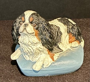 lot 107 image: Darling Dog Figurines