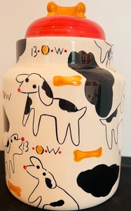 lot 151 image: Adorable Treat Canister and Dog Salt and Pepper Shakers