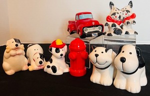 lot 156 image: Unique Salt and Pepper Shakers for Dog Lovers