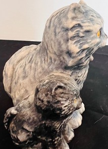 lot 162 image: Adorable Cat & Kitten Figurine in Gray by Goebel