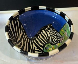 lot 198 image: Zebra Bowl by Susanne Ball