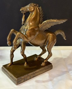 lot 25 image: Decorative Greek Style Metal Sculpture