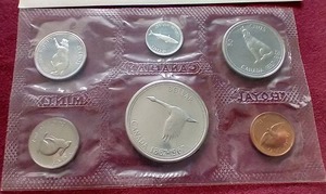 lot 24 image: 1967 Canada Uncirculated Coin Set - Beautiful