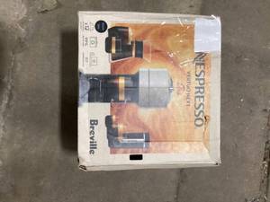 Nespresso - Vertuo Next Coffee and Espresso Maker by Breville, Limited Edition - Matte Black   Customer Returns See Pictures