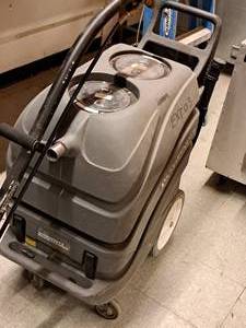 lot 5 image: Tennant Pathfinder 3500W Extractor