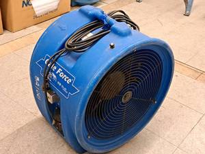lot 53 image: Dry Air Technology Gale Force Axial Fan