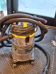 lot 70 image: Stanley Shop Vacuum