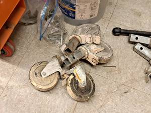 lot 74 image: Lot of (4) Scaffold Casters