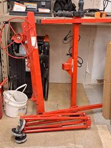 lot 71 image: Troy Drywall & Panel Hoist