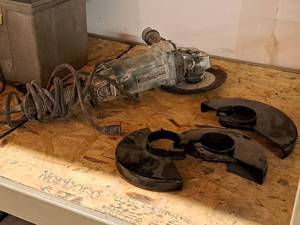 lot 79 image: Menards Masterforce 9 Angle Grinder 241-0783 with (3) Guards