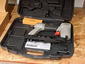 lot 86 image: Porter-Cable 18-GA 12-1 Air Narrow Crown Stapler (New ) with Case