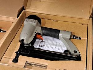 lot 87 image: Porter-Cable 16-GA 34-2.5 Air Finish Nailer FN250B (New )